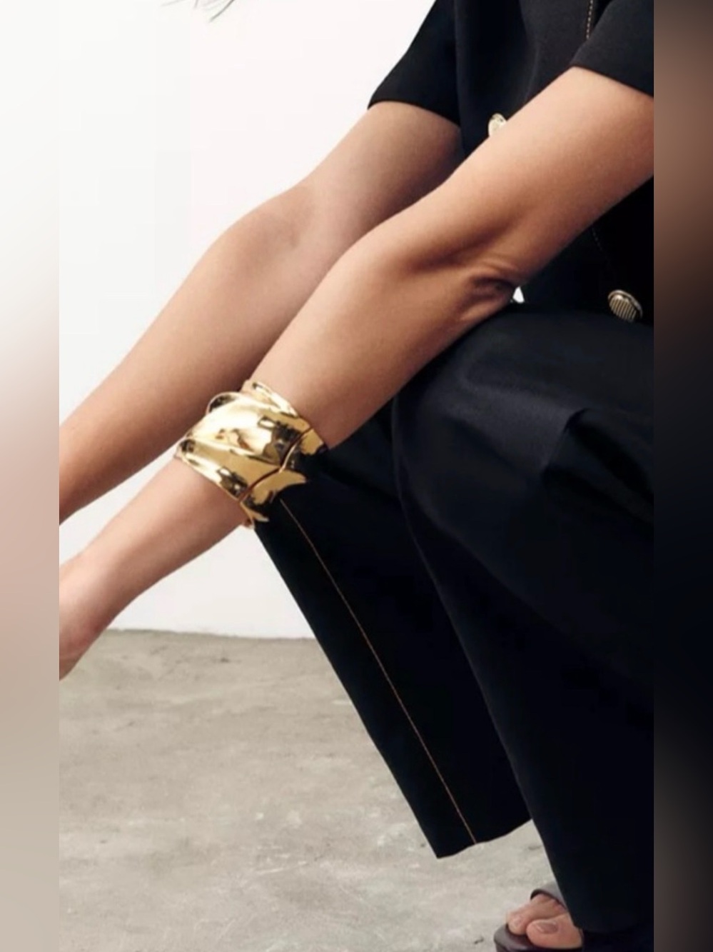 Zara Metal Bracelet Irregular Rigid with Embossed Detail Golden 4736/259